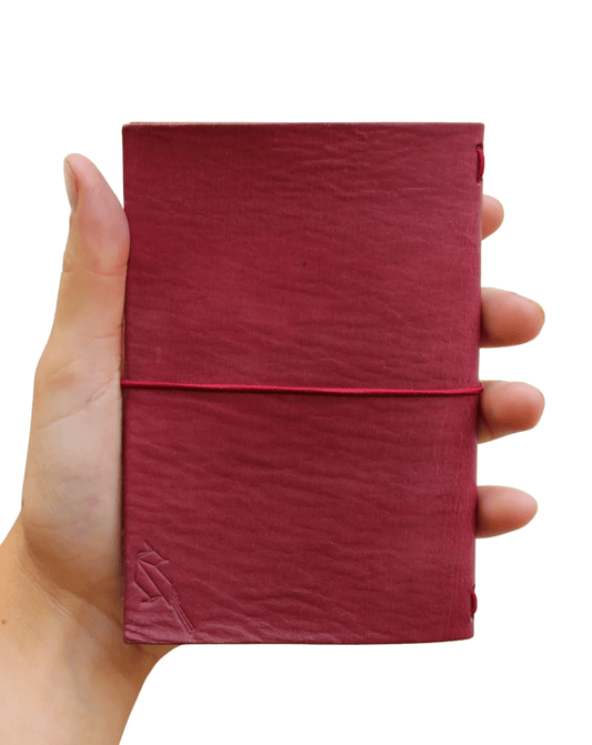Copihue | Leather journal tamaño bolsillo - BirdLog